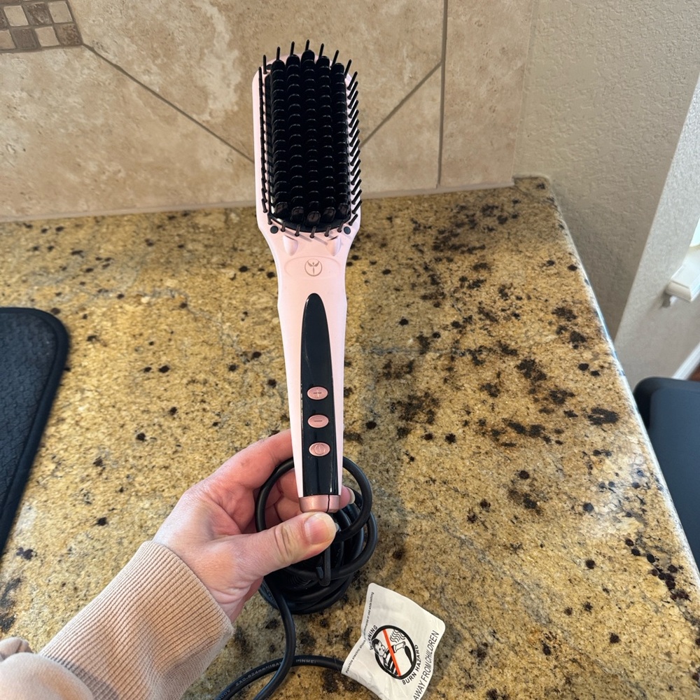 Lange Ceramic Straightening Brush. Like new! Blush pink color.